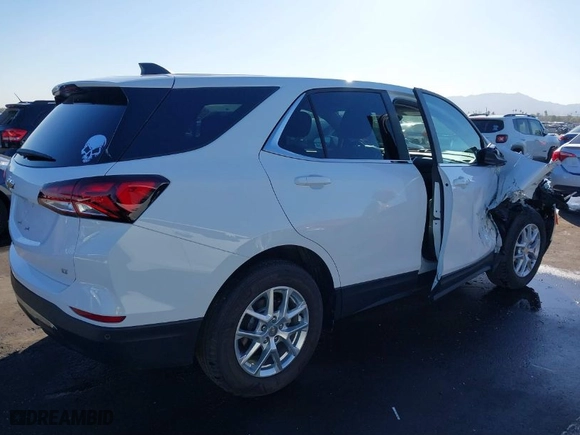 2024 Chevrolet Equinox LT with VIN 3GNAXKEG2RL370570, listed as a IAAI auction lot 41290387 with 2,523 mi miles. Bid and sale history available at carsss.com. Image 4.