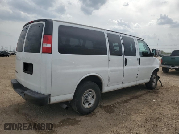 2018 Chevrolet Express Passenger LS with VIN 1GAWGEFG0J1212151, listed as a Copart auction lot 57289585 with 138,956 mi miles and Salvage title. Bid and sale history available at DreamBid. Image 3.