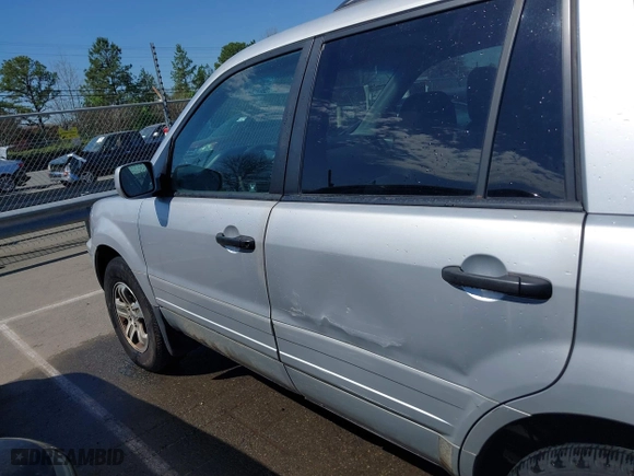 2004 Honda Pilot EX with VIN 2HKYF18594H519175, listed as a IAAI auction lot 41899345 with 268,718 mi miles. Bid and sale history available at carsss.com. Image 14.