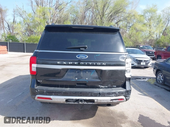 2024 Ford Expedition XLT with VIN 1FMJU1J85REA08710, listed as a IAAI auction lot 41966242 with 68,191 mi miles. Bid and sale history available at carsss.com. Image 16.