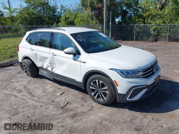 2022 Volkswagen Tiguan S with VIN 3VV0B7AX1NM099058, listed as a IAAI auction lot 41771674 with 49,789 mi miles. Bid and sale history available at carsss.com. Image 1.