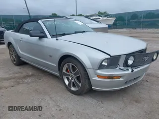 2008 Ford Mustang GT Deluxe with VIN 1ZVHT85H185173853, listed as a IAAI auction lot 42649826 with 176,484 mi miles and . Bid and sale history available at DreamBid. Image 1.