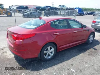 2015 Kia Optima LX z VIN 5XXGM4A72FG407864, wystawiony jako IAAI lot #42295392 z przebiegiem 177 485 mil mil oraz . Historia ofert i sprzedaży dostępna na DreamBid. Obrazek 4.