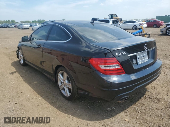 2013 Mercedes-Benz C 250 с VIN WDDGJ4HB7DF973202, выставлен на аукционе Copart как лот 63938445 с пробегом 47 883 миль миль и Списание • Salvage title. История ставок и продаж доступна на DreamBid. Изображение 2.