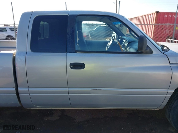 1998 Dodge Ram 1500 with VIN 3B7HC13Y2WG160581, listed as a IAAI auction lot 41564637 with 266,478 mi miles. Bid and sale history available at carsss.com. Image 13.