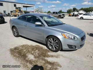 2012 Volvo C70 T5 with VIN YV1672MC8CJ127481, listed as a Copart auction lot 73129114 with 102,167 mi miles and Salvage Title. Bid and sale history available at carsss.com. Image 4.