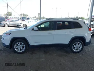 2017 Jeep Cherokee Latitude with VIN 1C4PJLCB3HW516971, listed as a IAAI auction lot 42489832 with 43,304 mi miles and . Bid and sale history available at DreamBid. Image 14.