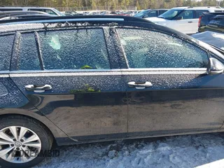 2018 Volkswagen Golf SportWagen S with VIN 3VW117AU6JM753197, listed as a IAAI auction lot 41328991 with 142,476 mi miles. Bid and sale history available at carsss.com. Image 13.