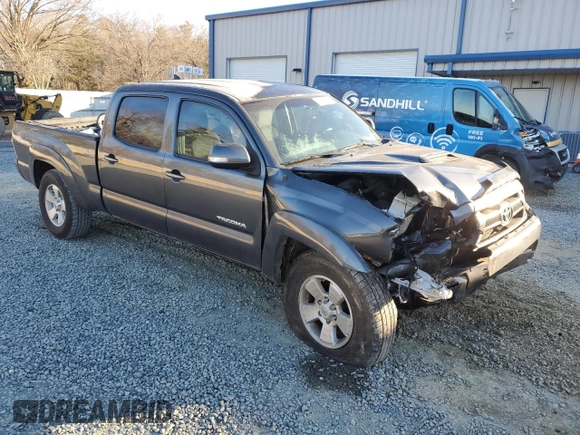 2015 Toyota Tacoma PreRunner with VIN 3TMKU4HN2FM043748, listed as a Copart auction lot 88764915 with 160,731 mi miles and Salvage title. Bid and sale history available at DreamBid. Image 4.