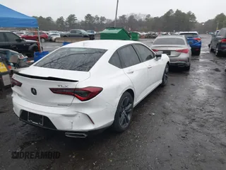 2023 Acura TLX w/A-Spec Package z VIN 19UUB6F52PA002372, wystawiony jako IAAI lot #41968231 z przebiegiem 15 110 mil mil oraz . Historia ofert i sprzedaży dostępna na DreamBid. Obrazek 4.