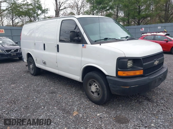 2007 Chevrolet Express Cargo Van with VIN 1GCGG25V471164110, listed as a IAAI auction lot 41996377 with 85,226 mi miles. Bid and sale history available at carsss.com. Image 1.