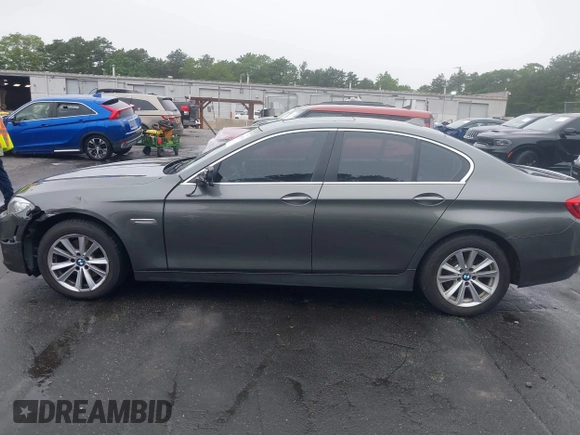 2014 BMW 5 Series 528i xDrive z VIN WBA5A7C53ED614914, wystawiony jako IAAI lot #42509306 z przebiegiem 137 903 mil mil oraz . Historia ofert i sprzedaży dostępna na DreamBid. Obrazek 14.