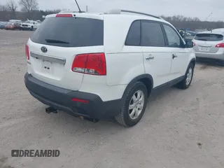 2012 Kia Sorento LX with VIN 5XYKT4A68CG237439, listed as a IAAI auction lot 41800247 with 155,637 mi miles. Bid and sale history available at carsss.com. Image 4.