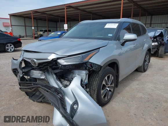 2022 Toyota Highlander XLE z VIN 5TDGZRAH8NS090208, wystawiony jako IAAI lot #41711763 z przebiegiem 64 843 mil mil oraz . Historia ofert i sprzedaży dostępna na DreamBid. Obrazek 17.