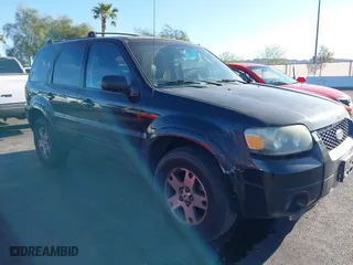 2005 Ford Escape Limited with VIN 1FMCU94165KE32639, listed as a IAAI auction lot 41960732 with 204,979 mi miles. Bid and sale history available at carsss.com. Image 12.