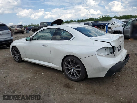 2022 BMW 2 Series 230i z VIN 3MW23CM08N8C50009, wystawiony jako Copart lot #55574415 z przebiegiem 65 654 mil mil oraz Szkoda całkowita • Salvage title. Historia ofert i sprzedaży dostępna na DreamBid. Obrazek 2.