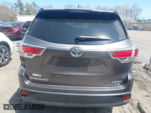 2015 Toyota Highlander LE z VIN 5TDBKRFH5FS178691, wystawiony jako IAAI lot #42058496 z przebiegiem 103 411 mil mil oraz . Historia ofert i sprzedaży dostępna na DreamBid. Obrazek 17.