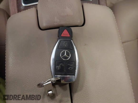 2012 Mercedes-Benz E 350 Luxury z VIN WDDHF8JB5CA563419, wystawiony jako IAAI lot #42184077 z przebiegiem 136 795 mil mil oraz . Historia ofert i sprzedaży dostępna na DreamBid. Obrazek 11.