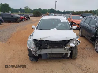 2019 Nissan Versa SV z VIN 3N1CN7AP9KL842119, wystawiony jako IAAI lot #42117192 z przebiegiem 102 475 mil mil oraz . Historia ofert i sprzedaży dostępna na DreamBid. Obrazek 12.