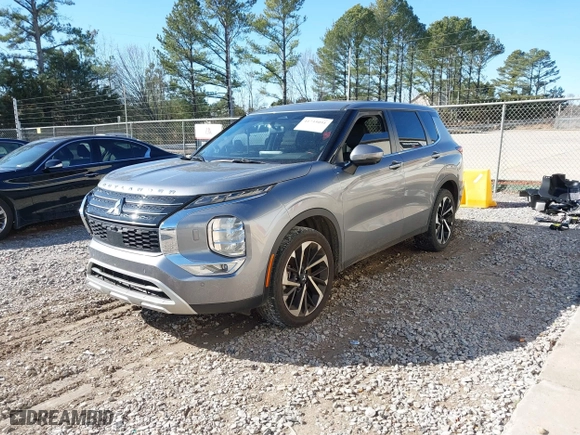 2023 Mitsubishi Outlander SE with VIN JA4J4UA8XPZ056578, listed as a IAAI auction lot 41735091 with 20,801 mi miles. Bid and sale history available at carsss.com. Image 2.