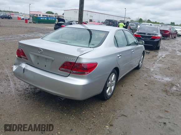 2005 Lexus ES 330 with VIN JTHBA30G855131626, listed as a IAAI auction lot 41979272 with 115,275 mi miles. Bid and sale history available at carsss.com. Image 4.