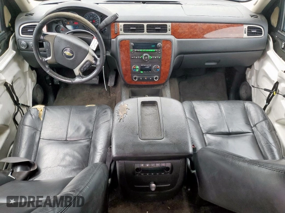 2011 Chevrolet Tahoe LT z VIN 1GNSCBE07BR102826, wystawiony jako Copart lot #54546765 z przebiegiem 234 000 mil mil oraz Szkoda całkowita • Salvage title. Historia ofert i sprzedaży dostępna na DreamBid. Obrazek 8.