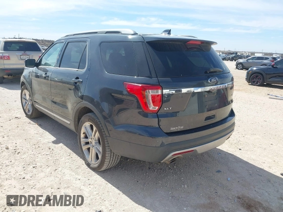 2017 Ford Explorer XLT with VIN 1FM5K7D8XHGA75280, listed as a IAAI auction lot 41805962 with 114,633 mi miles and . Bid and sale history available at carsss.com. Image 3.