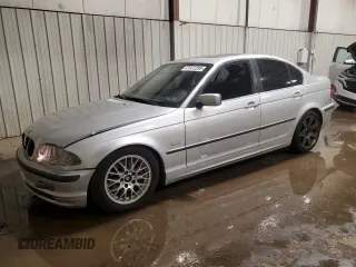 1999 BMW 3 Series 328i with VIN WBAAM5338XFR04467, listed as a Copart auction lot 41972395 with 177,164 mi miles and Salvage Title. Bid and sale history available at carsss.com. Image 1.