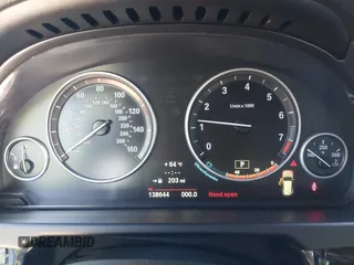 2014 BMW X5 xDrive35i z VIN 5UXKR0C5XE0K42788, wystawiony jako IAAI lot #42263399 z przebiegiem 138 644 mil mil oraz . Historia ofert i sprzedaży dostępna na DreamBid. Obrazek 7.