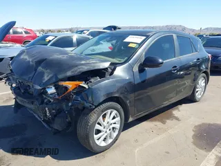 2012 Mazda 3 i Touring z VIN JM1BL1L87C1593877, wystawiony jako IAAI lot #41839090 z przebiegiem 175 624 mil mil oraz . Historia ofert i sprzedaży dostępna na DreamBid. Obrazek 2.