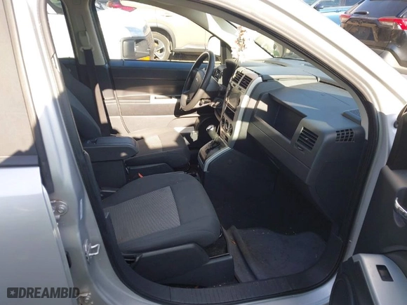 2008 Jeep Compass Sport with VIN 1J8FF47W58D691470, listed as a IAAI auction lot 41251198 with 131,965 mi miles. Bid and sale history available at carsss.com. Image 5.
