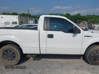 2013 Ford F-150 XL z VIN 1FTMF1CM6DFC50916, wystawiony jako IAAI lot #42417092 z przebiegiem 274 435 mil mil oraz . Historia ofert i sprzedaży dostępna na DreamBid. Obrazek 13.