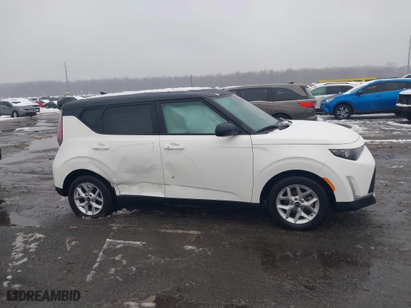 2024 Kia Soul LX with VIN KNDJ23AU4R7228976, listed as a IAAI auction lot 41568910 with 8,967 mi miles. Bid and sale history available at carsss.com. Image 13.