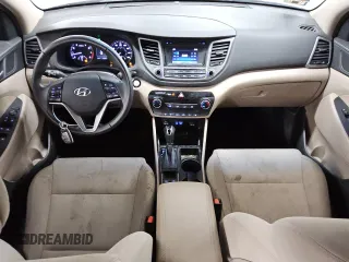 2017 Hyundai Tucson Sport z VIN KM8J3CA22HU415298, wystawiony jako Copart lot #57496495 z przebiegiem 67 475 mil mil oraz Czysty tytuł • Clean title. Historia ofert i sprzedaży dostępna na DreamBid. Obrazek 8.