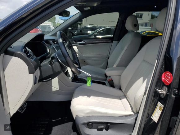 2022 Volkswagen Tiguan SE R-Line Black z VIN 3VVCB7AXXNM080652, wystawiony jako Copart lot #51249185 z przebiegiem 53 996 mil mil oraz Nie do naprawy • Non repairable. Historia ofert i sprzedaży dostępna na DreamBid. Obrazek 7.