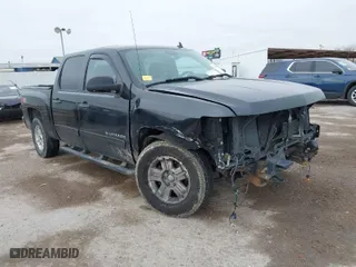 2010 Chevrolet Silverado 1500 LT with VIN 3GCRKSE38AG126152, listed as a IAAI auction lot 41399278 with 246,192 mi miles. Bid and sale history available at carsss.com. Image 1.