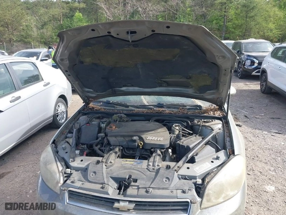 2007 Chevrolet Impala LS with VIN 2G1WB58K879159347, listed as a IAAI auction lot 41815209 with 204,432 mi miles. Bid and sale history available at carsss.com. Image 10.