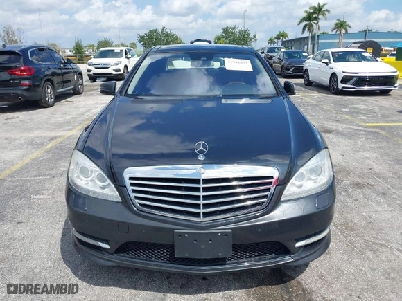 2012 Mercedes-Benz S-Class S 550 with VIN WDDNG9EB6CA432600, listed as a IAAI auction lot 41932873 with 98,117 mi miles. Bid and sale history available at carsss.com. Image 12.