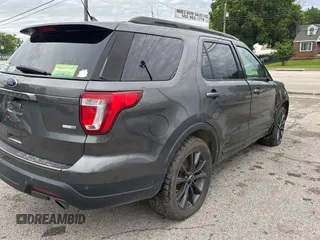 2018 Ford Explorer XLT with VIN 1FM5K8DH2JGB76874, listed as a Copart auction lot 55861285 with 161,143 mi miles and Clean Title. Bid and sale history available at DreamBid. Image 4.