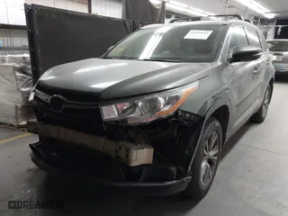 2014 Toyota Highlander XLE with VIN 5TDJKRFH1ES025381, listed as a IAAI auction lot 41494104 with 187,588 mi miles. Bid and sale history available at carsss.com. Image 2.