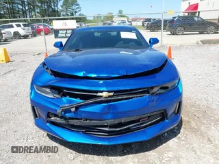 2018 Chevrolet Camaro 1LT z VIN 1G1FB1RS5J0101768, wystawiony jako IAAI lot #41990965 z przebiegiem 82 492 mil mil oraz . Historia ofert i sprzedaży dostępna na DreamBid. Obrazek 12.