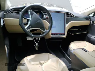 2013 Tesla Model S Performance z VIN 5YJSA1DP0DFP18285, wystawiony jako Copart lot #58437215 z przebiegiem 130 059 mil mil oraz Czysty tytuł • Clean title. Historia ofert i sprzedaży dostępna na DreamBid. Obrazek 8.