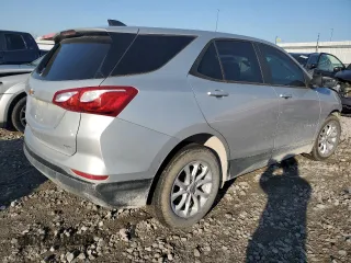 2020 Chevrolet Equinox LS z VIN 3GNAXSEV5LS613851, wystawiony jako Copart lot #49829095 z przebiegiem Nie podano mil oraz Szkoda całkowita • Salvage title. Historia ofert i sprzedaży dostępna na DreamBid. Obrazek 3.