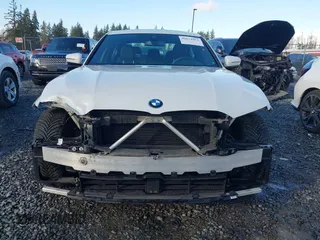 2019 BMW 3 Series 330i xDrive with VIN WBA5R7C51KFH13436, listed as a IAAI auction lot 41674961 with 40,672 mi miles. Bid and sale history available at carsss.com. Image 13.