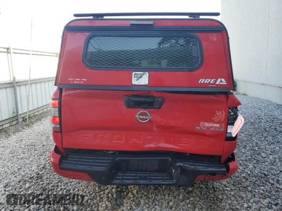 2022 Nissan Frontier SV z VIN 1N6ED1EK9NN665870, wystawiony jako Copart lot #62024325 z przebiegiem 93 270 mil mil oraz Czysty tytuł • Clean title. Historia ofert i sprzedaży dostępna na DreamBid. Obrazek 6.