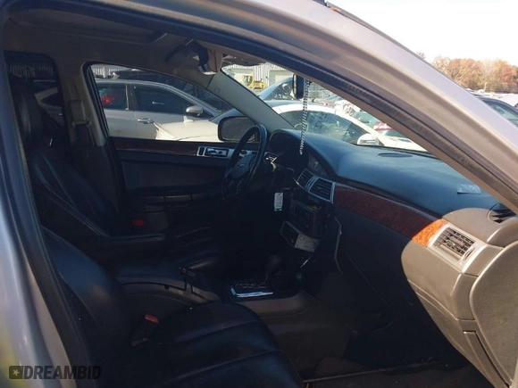 2006 Chrysler Pacifica Touring with VIN 2A8GM68496R900867, listed as a IAAI auction lot 40924292 with 219,103 mi miles. Bid and sale history available at carsss.com. Image 5.