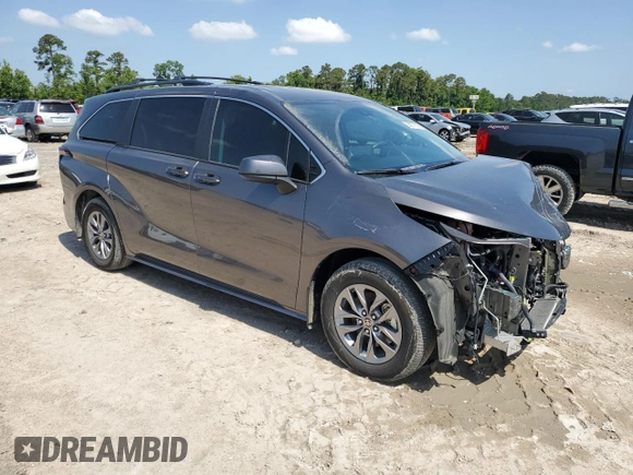 2024 Toyota Sienna LE z VIN 5TDKRKEC0RS186405, wystawiony jako Copart lot #56057695 z przebiegiem 36 184 mil mil oraz Szkoda całkowita • Salvage title. Historia ofert i sprzedaży dostępna na DreamBid. Obrazek 4.