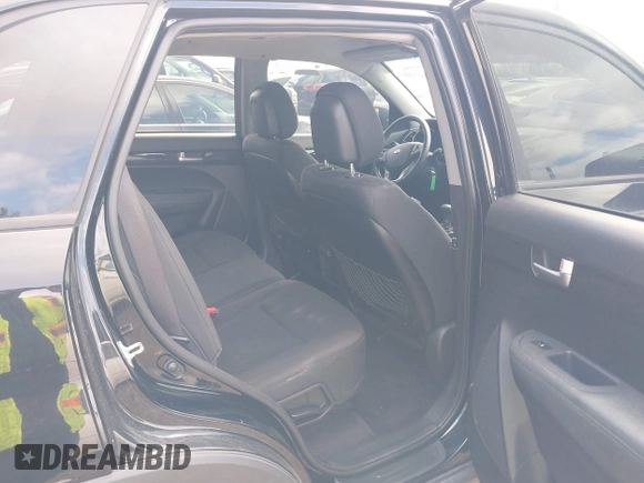 2014 Kia Sorento LX with VIN 5XYKTCA6XEG466573, listed as a IAAI auction lot 42092207 with 157,925 mi miles and . Bid and sale history available at carsss.com. Image 8.