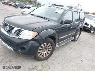 2011 Nissan Pathfinder SV with VIN 5N1AR1NN2BC623525, listed as a IAAI auction lot 41283400 with 189,318 mi miles. Bid and sale history available at carsss.com. Image 2.