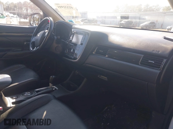 2016 Mitsubishi Outlander SE with VIN JA4AZ3A34GZ035189, listed as a IAAI auction lot 41531995 with 227,574 mi miles and . Bid and sale history available at DreamBid. Image 5.
